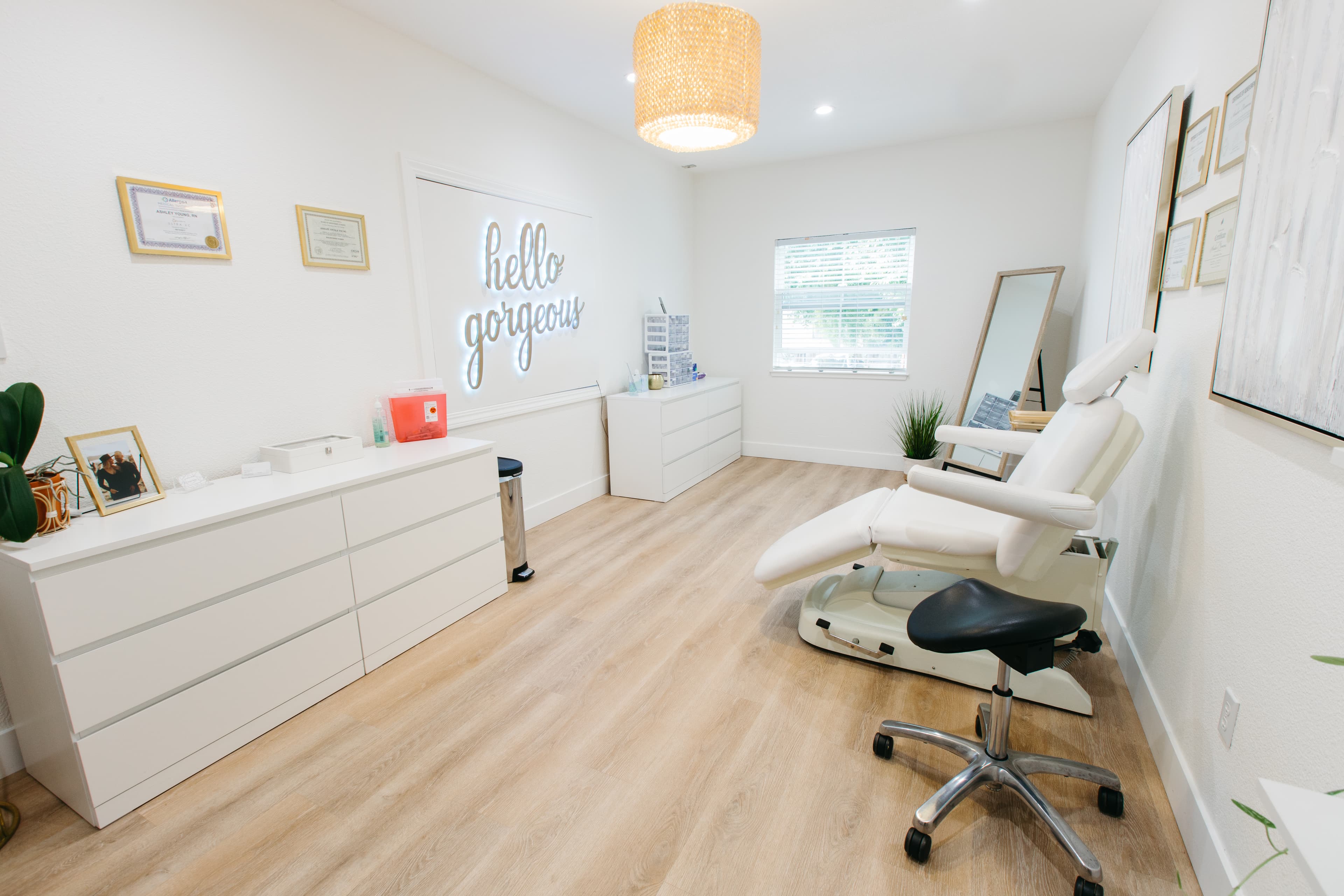 West Coast Beauty salon studio room